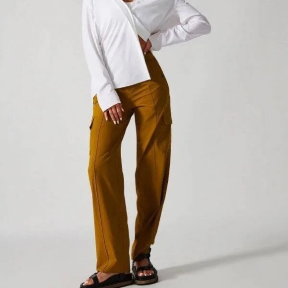 NWT Athleta Vienna Cargo Pants - Picture 1 of 4